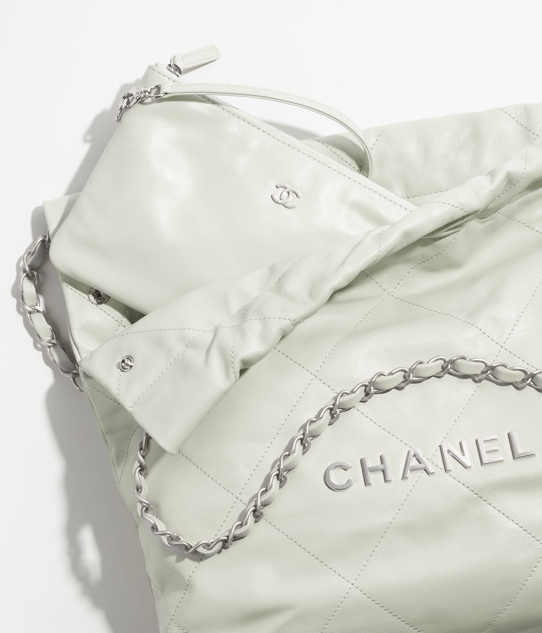 CHANEL 22 小号手袋