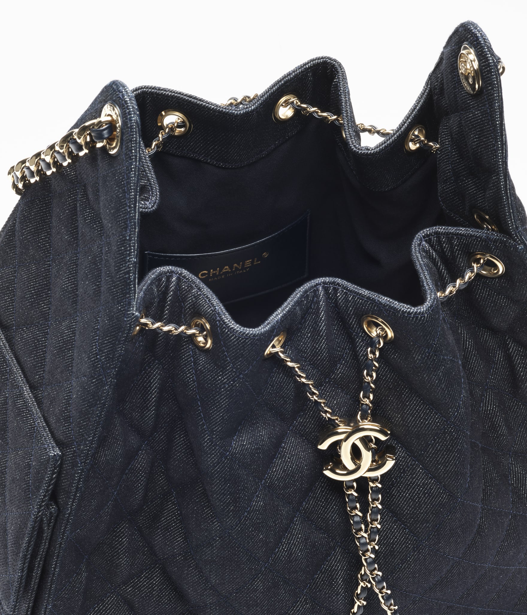 CHANEL 25中号手袋